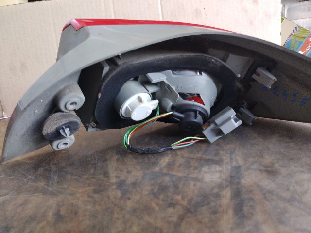 bontott MITSUBISHI COLT Bal Külső Hátsó Lámpa