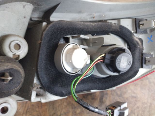 bontott MITSUBISHI COLT Bal Külső Hátsó Lámpa