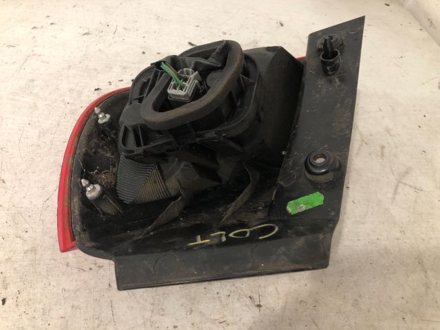 bontott MITSUBISHI COLT Bal Külső Hátsó Lámpa