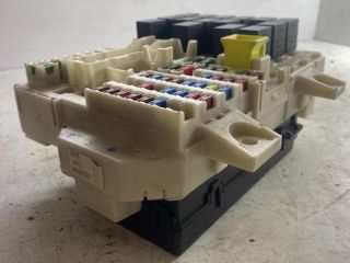 bontott MITSUBISHI COLT Biztosítéktábla Doboz