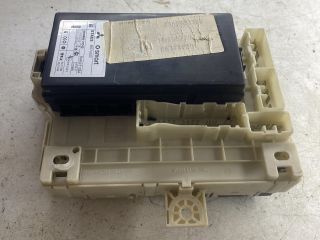 bontott MITSUBISHI COLT Biztosítéktábla Doboz