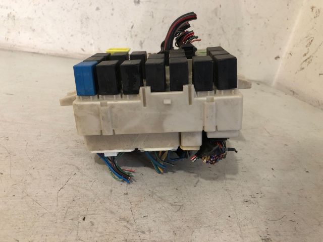 bontott MITSUBISHI COLT Biztosítéktábla Doboz