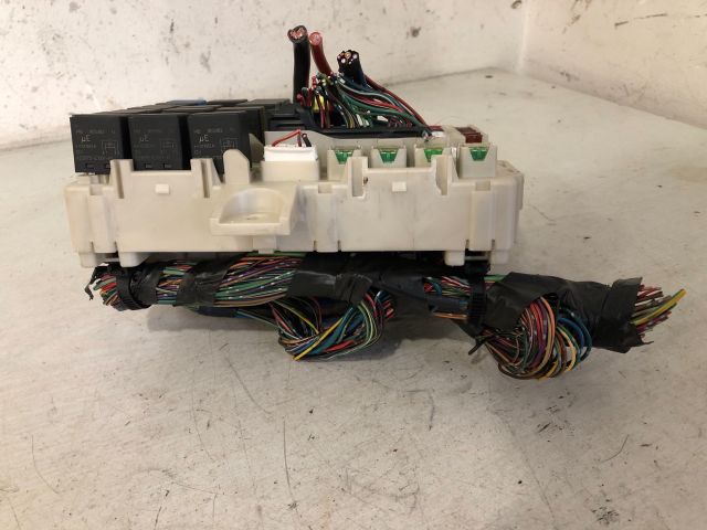 bontott MITSUBISHI COLT Biztosítéktábla Doboz