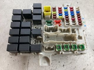 bontott MITSUBISHI COLT Biztosítéktábla Doboz