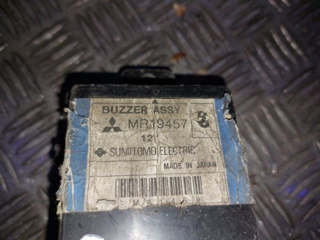 bontott MITSUBISHI COLT Biztosítéktábla Doboz