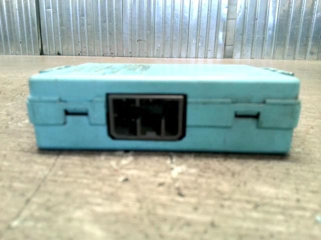 bontott MITSUBISHI COLT Biztosítéktábla Utastér