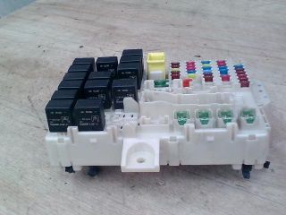 bontott MITSUBISHI COLT Biztosítéktábla Utastér