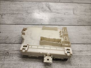 bontott MITSUBISHI COLT Biztosítéktábla Utastér