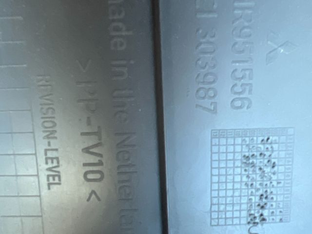 bontott MITSUBISHI COLT Csomagtérajtó Burkolat (Részeivel)