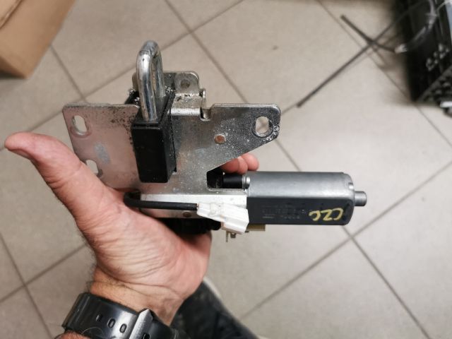 bontott MITSUBISHI COLT Csomagtérajtó Motor Elektronika