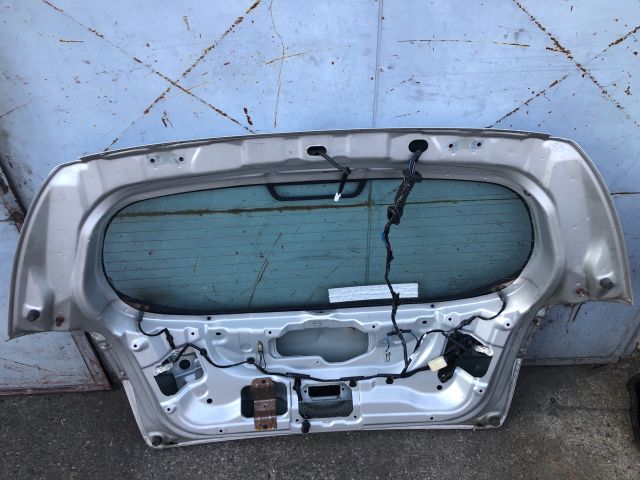 bontott MITSUBISHI COLT Csomagtérajtó (Részeivel)