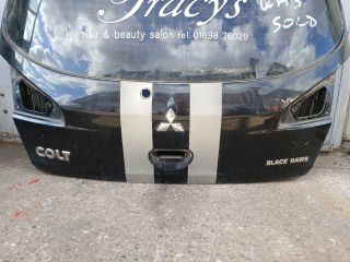 bontott MITSUBISHI COLT Csomagtérajtó (Részeivel)