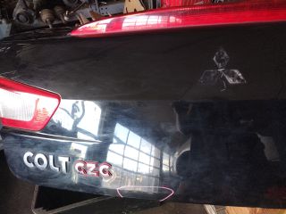 bontott MITSUBISHI COLT Csomagtérajtó (Részeivel)