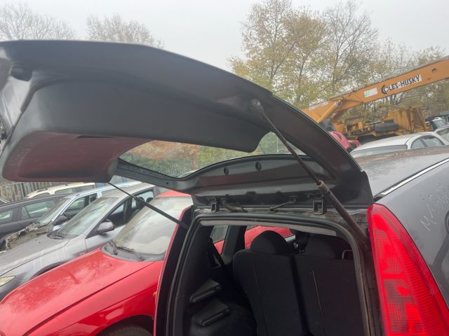 bontott MITSUBISHI COLT Csomagtérajtó (Üres lemez)