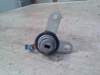 bontott MITSUBISHI COLT Csomagtérajtó Zárbetét