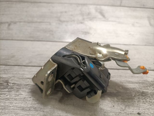 bontott MITSUBISHI COLT Csomagtérajtó Zárszerkezet