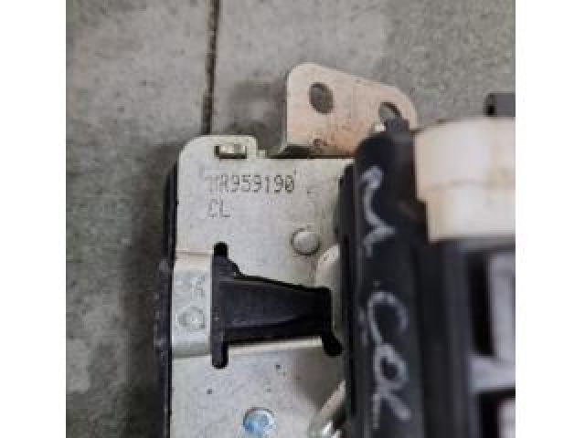 bontott MITSUBISHI COLT Csomagtérajtó Zárszerkezet