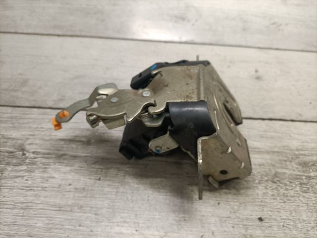 bontott MITSUBISHI COLT Csomagtérajtó Zárszerkezet