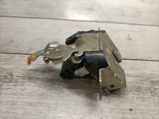 bontott MITSUBISHI COLT Csomagtérajtó Zárszerkezet