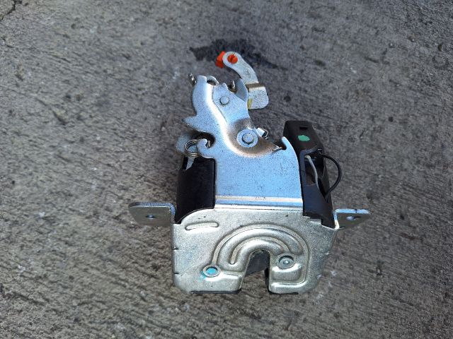 bontott MITSUBISHI COLT Csomagtérajtó Zárszerkezet