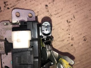 bontott MITSUBISHI COLT Csomagtérajtó Zárszerkezet