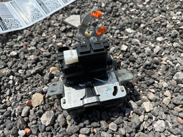 bontott MITSUBISHI COLT Csomagtérajtó Zárszerkezet