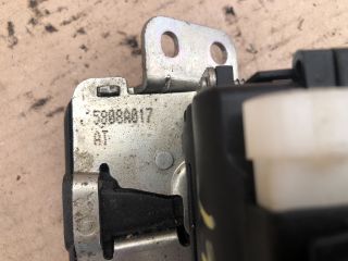 bontott MITSUBISHI COLT Csomagtérajtó Zárszerkezet