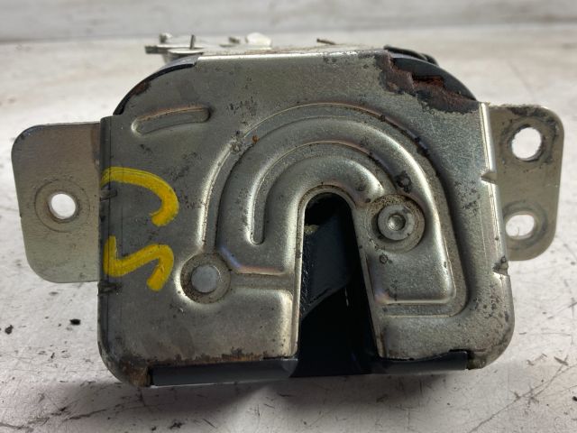 bontott MITSUBISHI COLT Csomagtérajtó Zárszerkezet