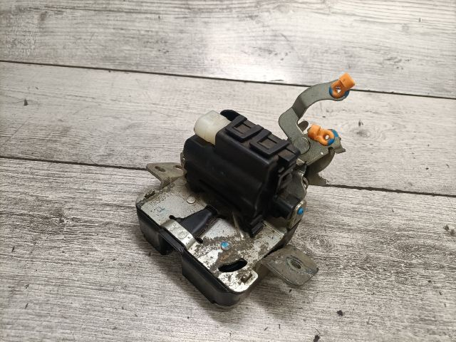 bontott MITSUBISHI COLT Csomagtérajtó Zárszerkezet