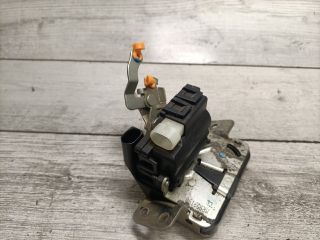 bontott MITSUBISHI COLT Csomagtérajtó Zárszerkezet