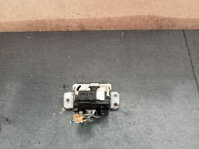 bontott MITSUBISHI COLT Csomagtérajtó Zárszerkezet