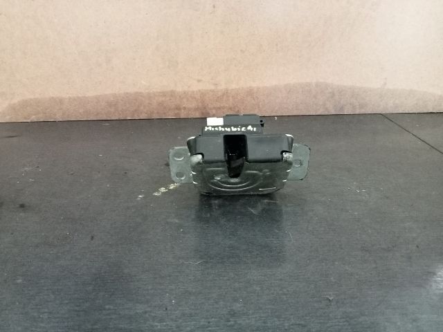 bontott MITSUBISHI COLT Csomagtérajtó Zárszerkezet