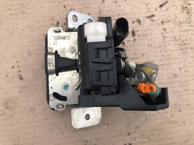 bontott MITSUBISHI COLT Csomagtérajtó Zárszerkezet