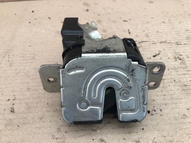 bontott MITSUBISHI COLT Csomagtérajtó Zárszerkezet