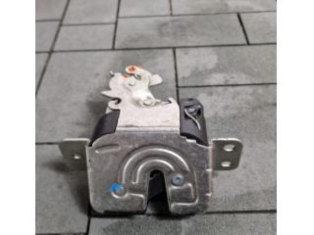 bontott MITSUBISHI COLT Csomagtérajtó Zárszerkezet