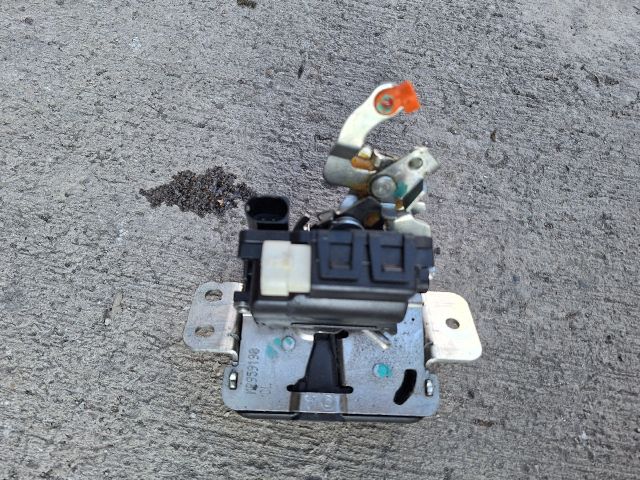 bontott MITSUBISHI COLT Csomagtérajtó Zárszerkezet