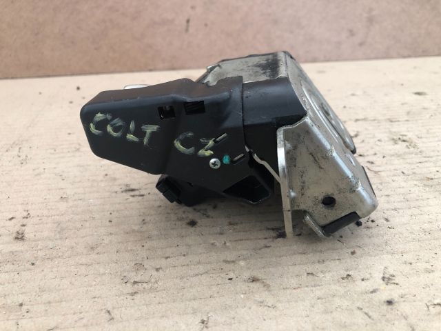 bontott MITSUBISHI COLT Csomagtérajtó Zárszerkezet