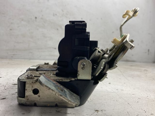 bontott MITSUBISHI COLT Csomagtérajtó Zárszerkezet