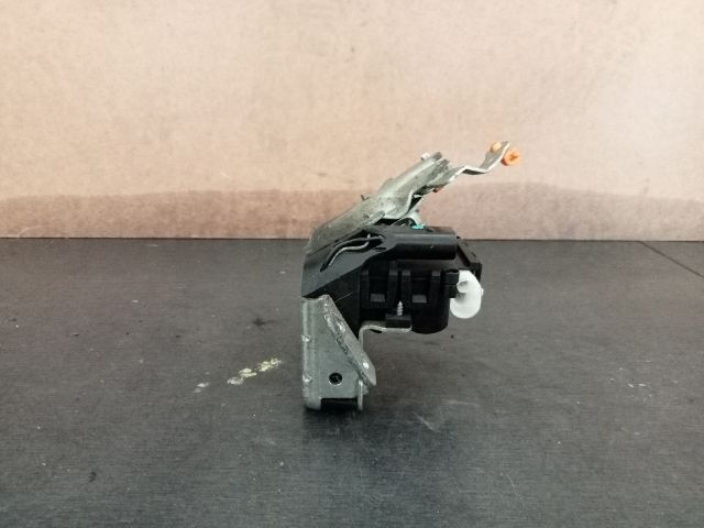 bontott MITSUBISHI COLT Csomagtérajtó Zárszerkezet