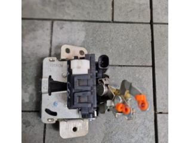 bontott MITSUBISHI COLT Csomagtérajtó Zárszerkezet