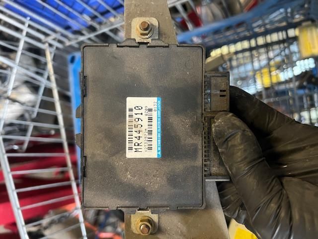 bontott MITSUBISHI COLT Elektronika (Magában)