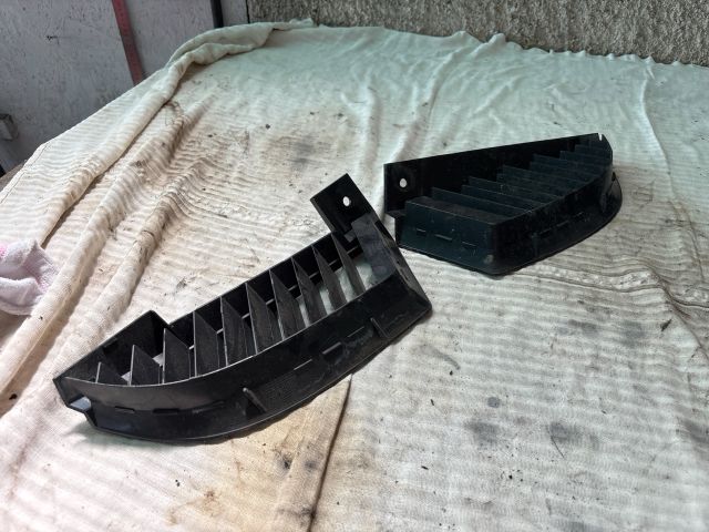 bontott MITSUBISHI COLT Első Lökhárító Díszléc