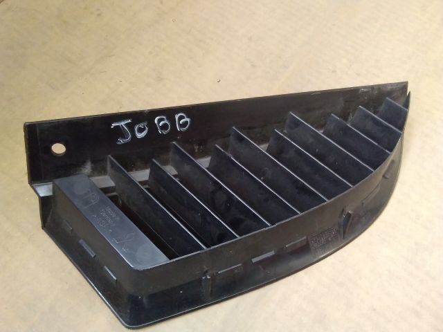 bontott MITSUBISHI COLT Első Lökhárító Jobb Díszrács