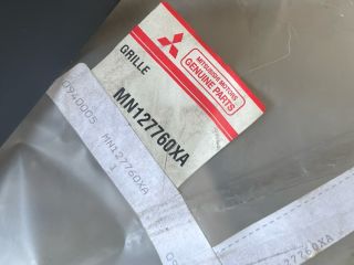 bontott MITSUBISHI COLT Első Lökhárító Jobb Díszrács