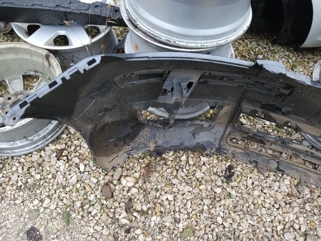 bontott MITSUBISHI COLT Első Lökhárító (Részeivel)