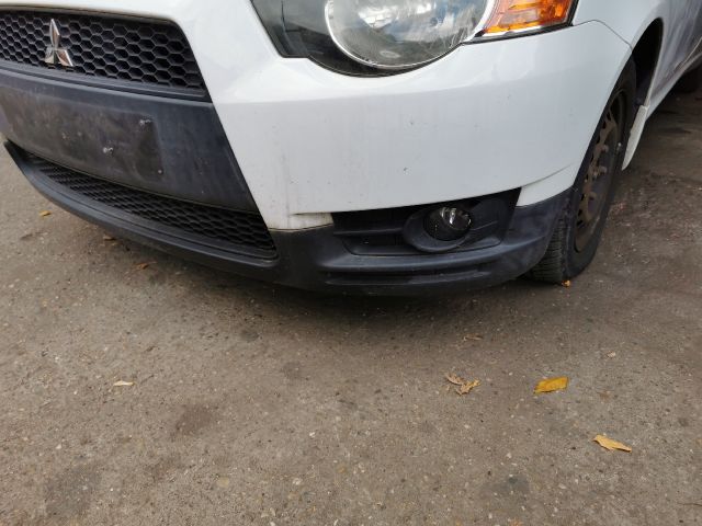 bontott MITSUBISHI COLT Első Lökhárító (Részeivel)