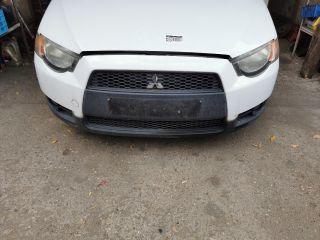 bontott MITSUBISHI COLT Első Lökhárító (Részeivel)