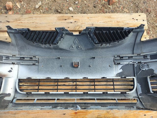 bontott MITSUBISHI COLT Első Lökhárító (Részeivel)