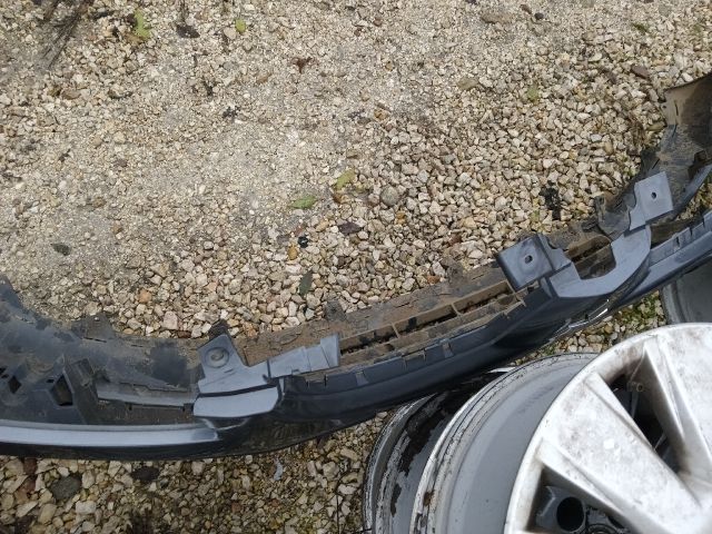 bontott MITSUBISHI COLT Első Lökhárító (Részeivel)