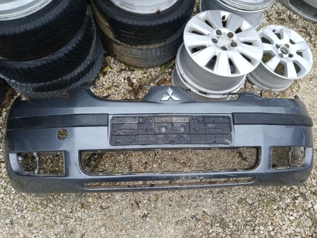 bontott MITSUBISHI COLT Első Lökhárító (Részeivel)